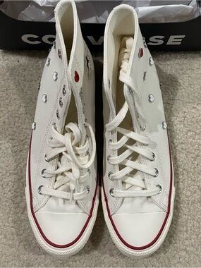 Converse Chuck Taylor Vintage White Heart-Themed Canvas High-Tops Women Size 7.5